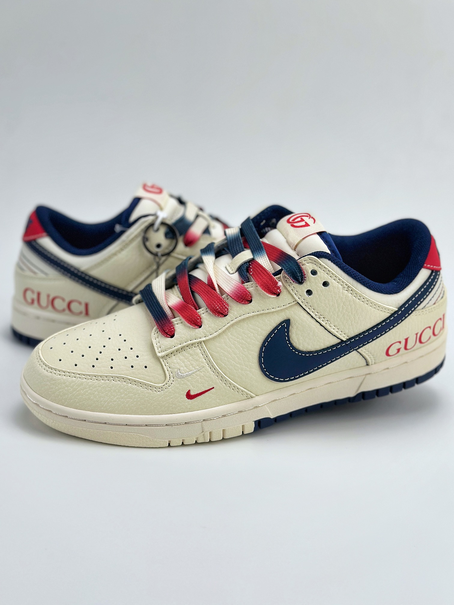 Nike SB Dunk Low x GUCCI 古驰米白蓝红小钩 XY1688-003