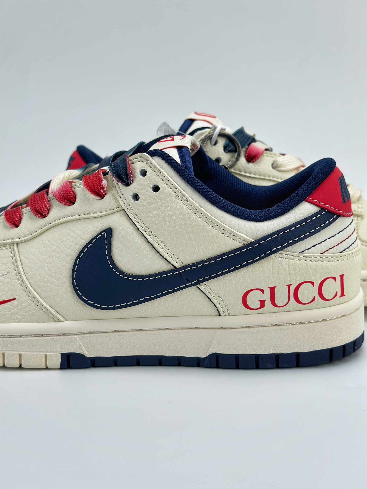 Nike SB Dunk Low x GUCCI 古驰米白蓝红小钩 XY1688-003