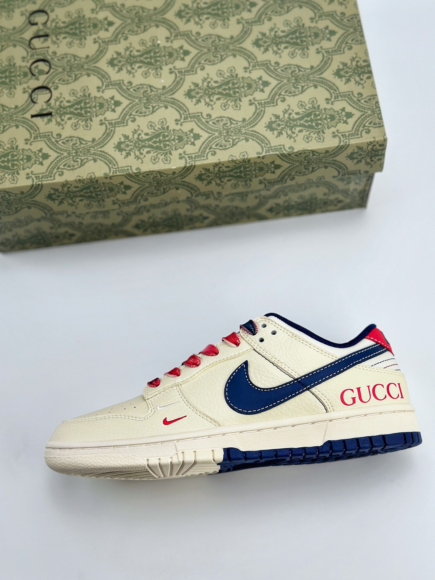 Nike SB Dunk Low x GUCCI 古驰米白蓝红小钩 XY1688-003