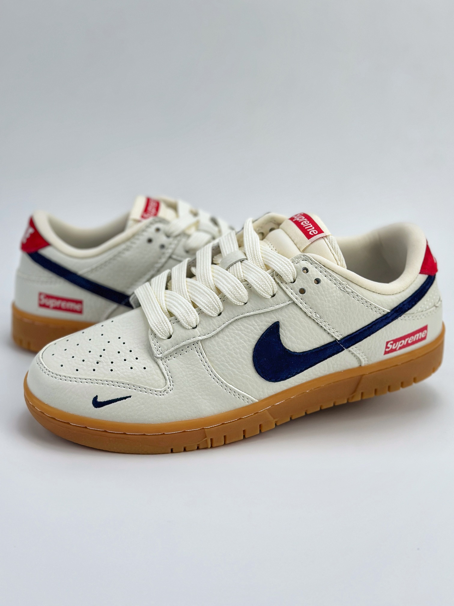 Nike SB Dunk Low x Supreme 白蓝红生胶 JH8310-945