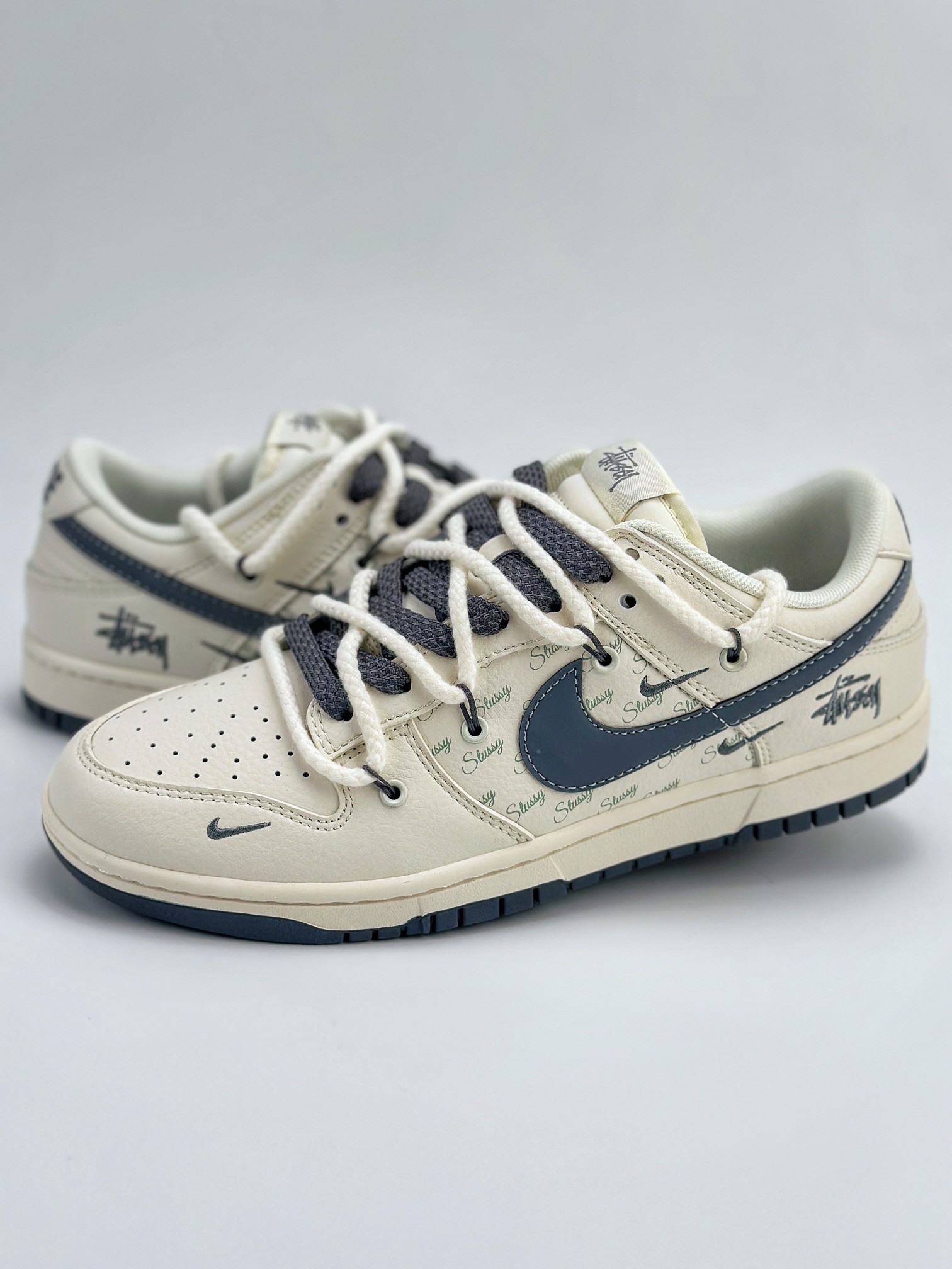 Nike SB Dunk Low x Stussy 斯图西3M白灰绑带 SJ2068-275