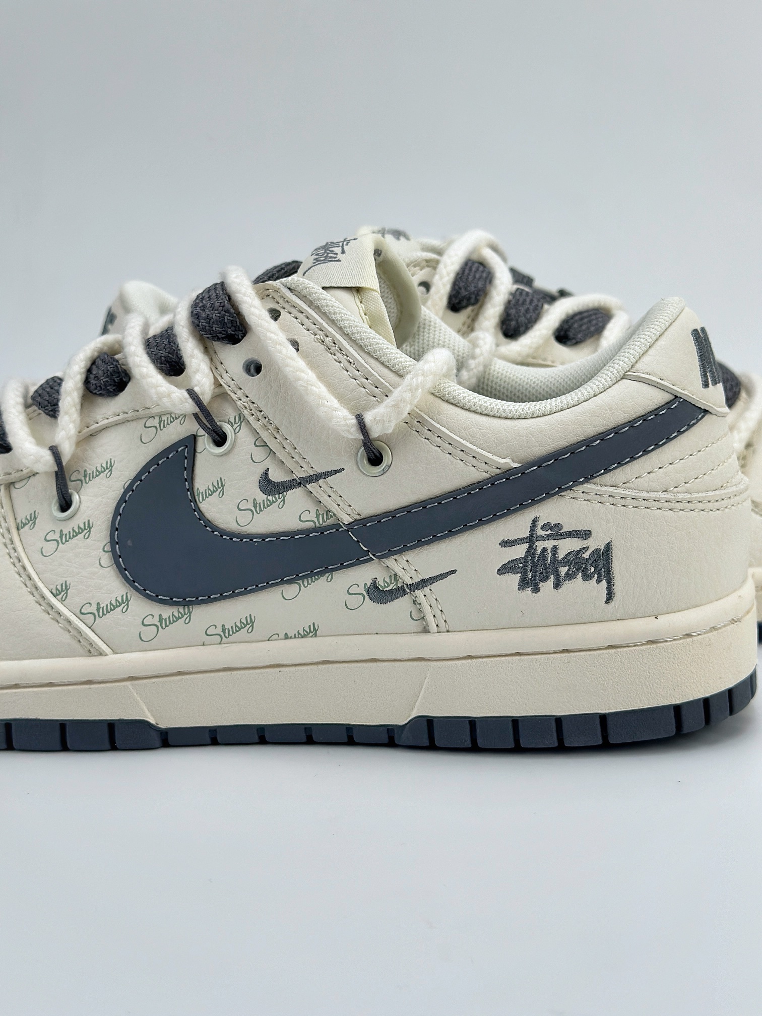 Nike SB Dunk Low x Stussy 斯图西3M白灰绑带 SJ2068-275