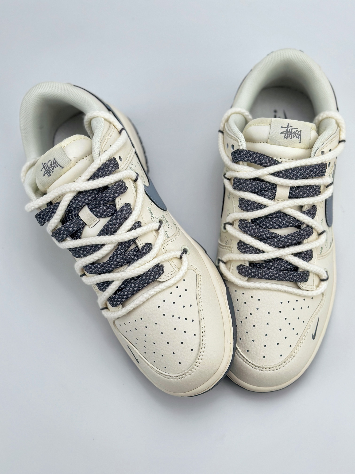 Nike SB Dunk Low x Stussy 斯图西3M白灰绑带 SJ2068-275