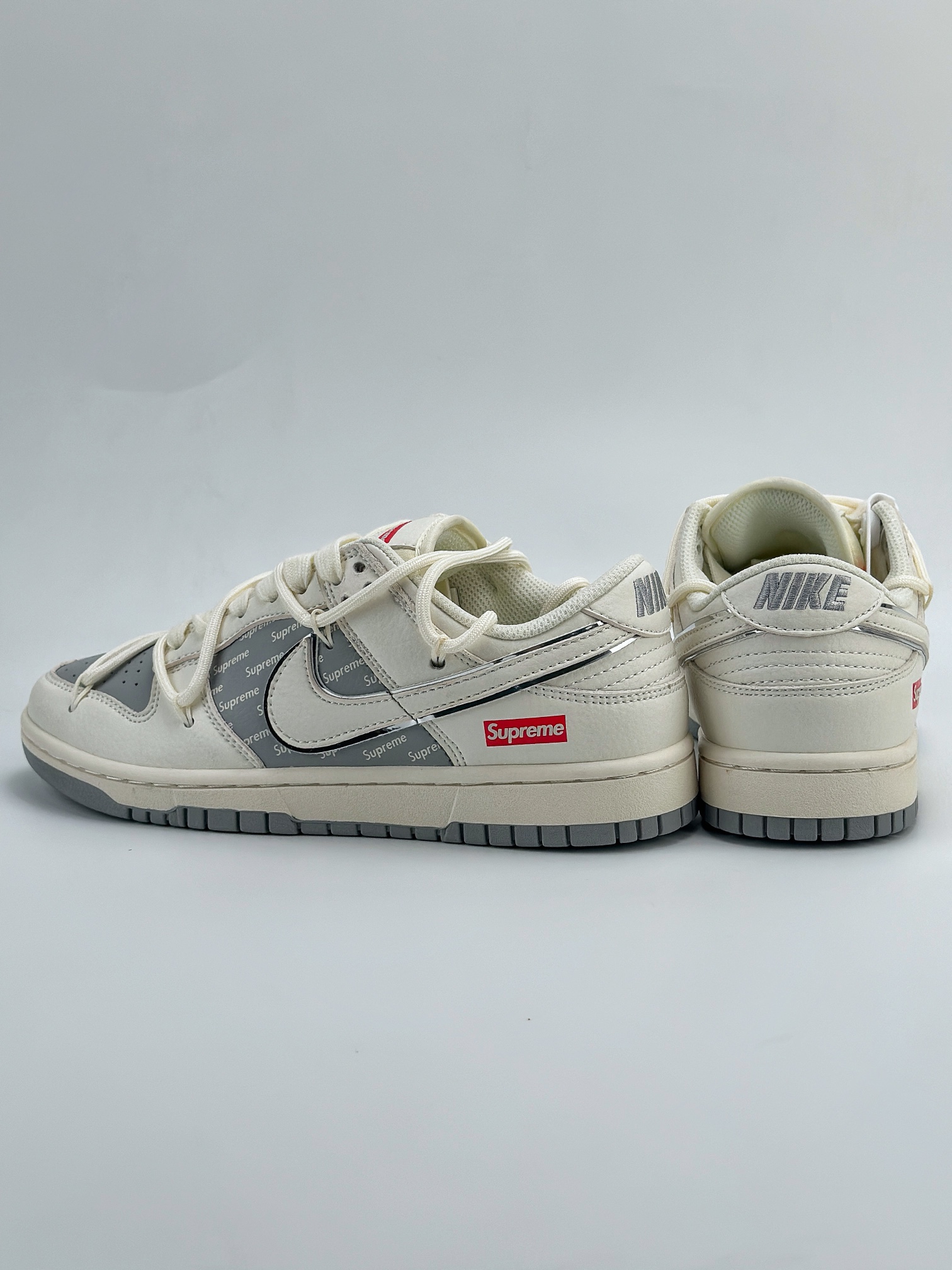 Nike SB Dunk Low x Supreme 白灰绑带 JJ5688-106