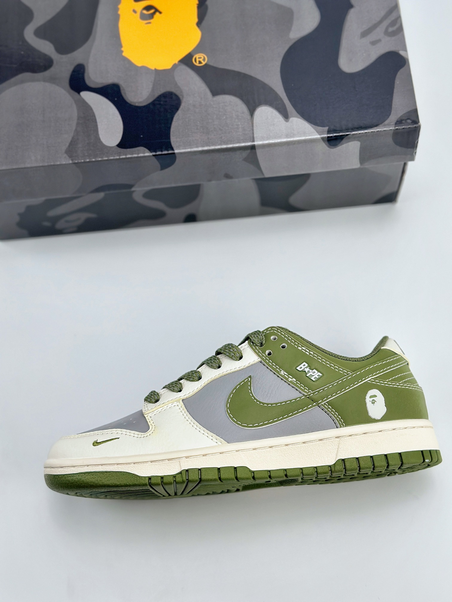 Nike SB Dunk Low x BAPE 白灰绿满天星 BB8969-004