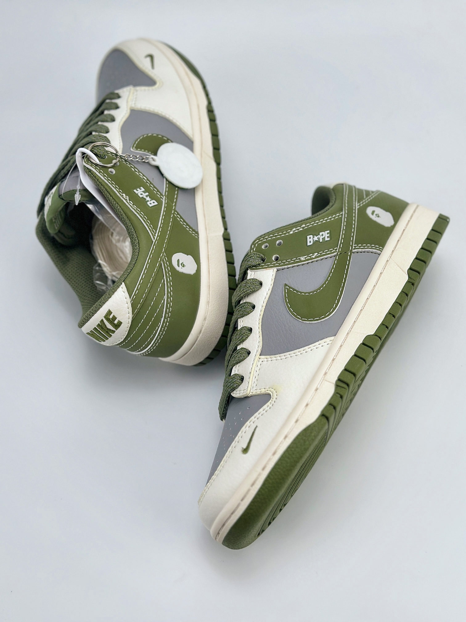 Nike SB Dunk Low x BAPE 白灰绿满天星 BB8969-004