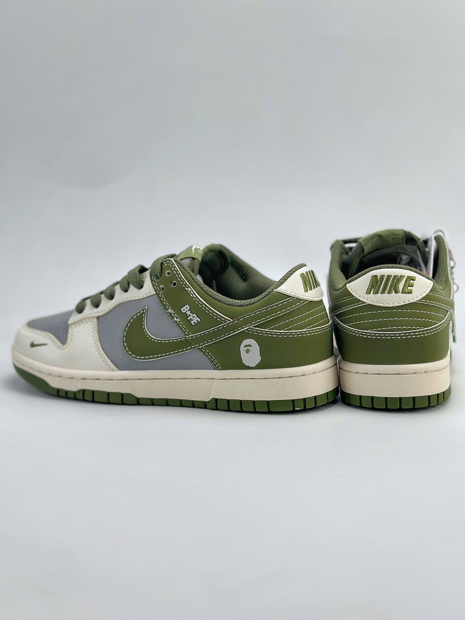 Nike SB Dunk Low x BAPE 白灰绿满天星 BB8969-004