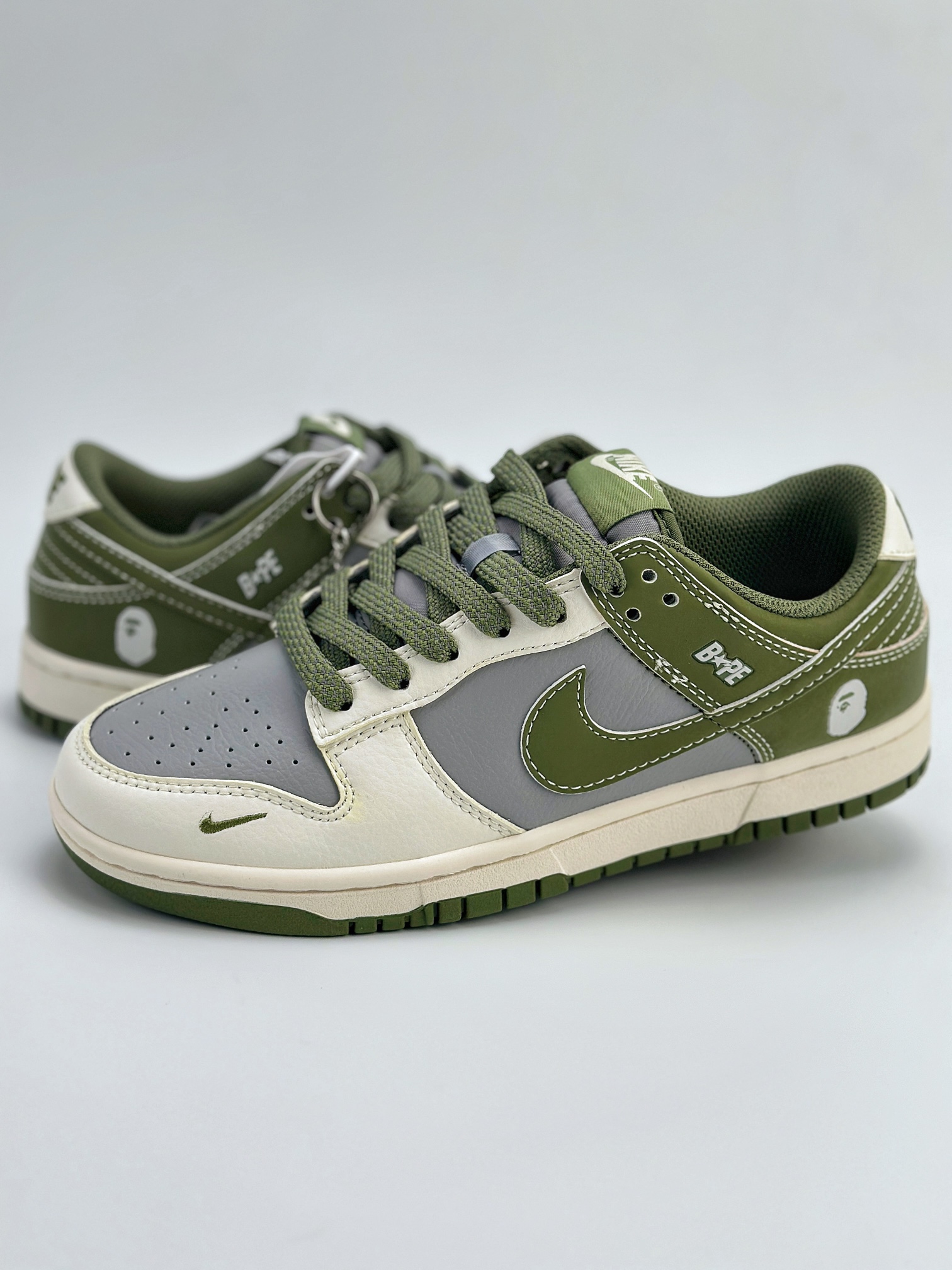 Nike SB Dunk Low x BAPE 白灰绿满天星 BB8969-004