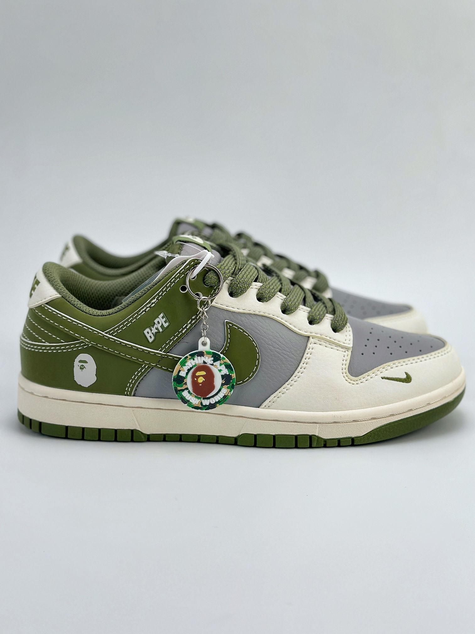 Nike SB Dunk Low x BAPE 白灰绿满天星 BB8969-004