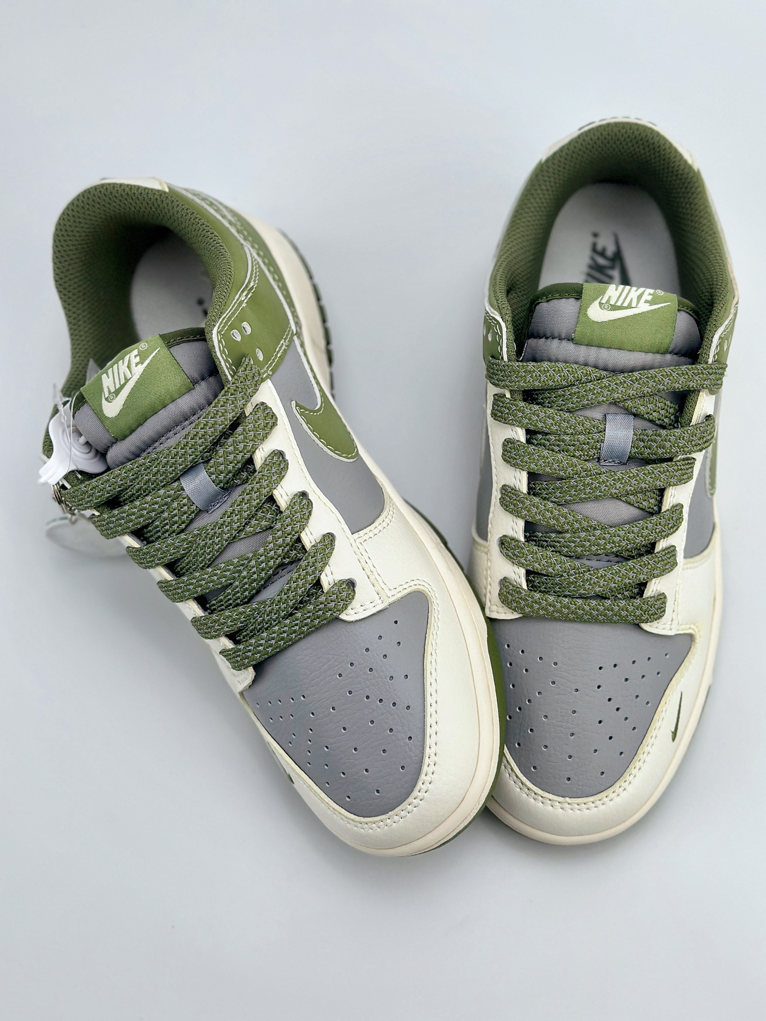 Nike SB Dunk Low x BAPE 白灰绿满天星 BB8969-004