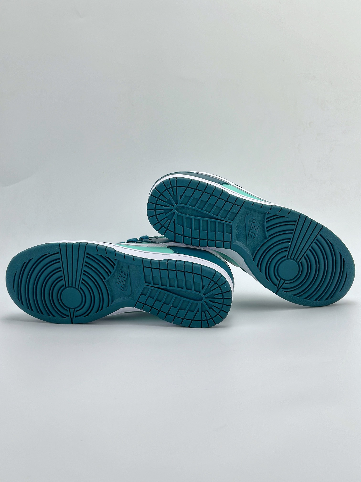 NIKE SB Dunk Low ”Geode Teal” 绿 DD1503-301