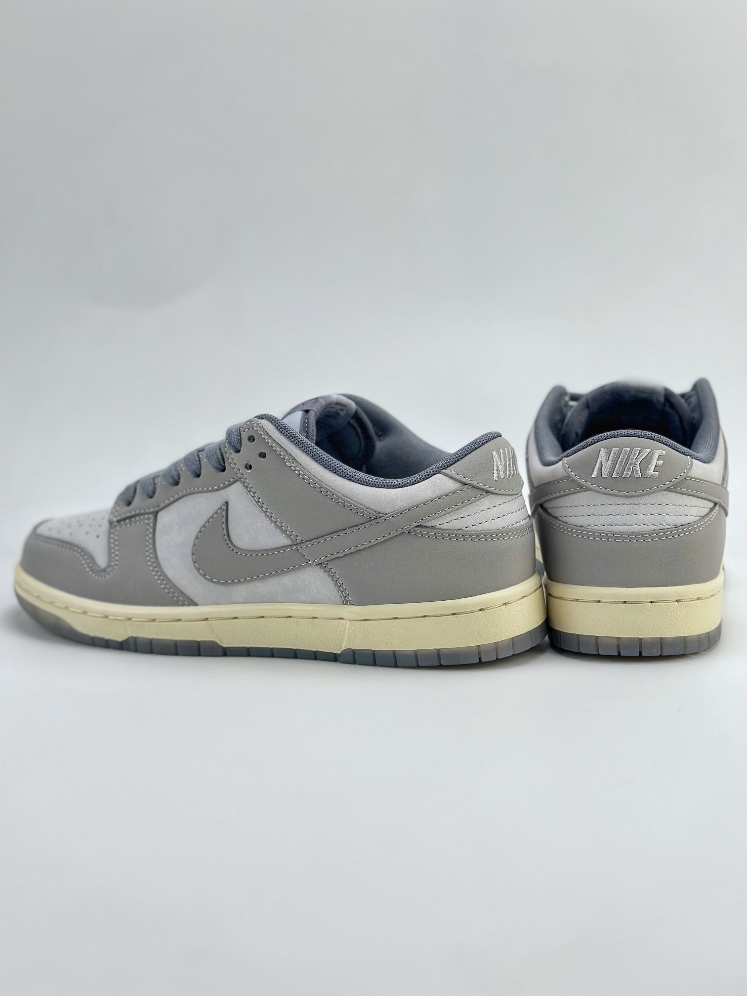 NIKE SB Dunk Low ”Cool Grey and Football Grey” 酷灰 FV1167-001