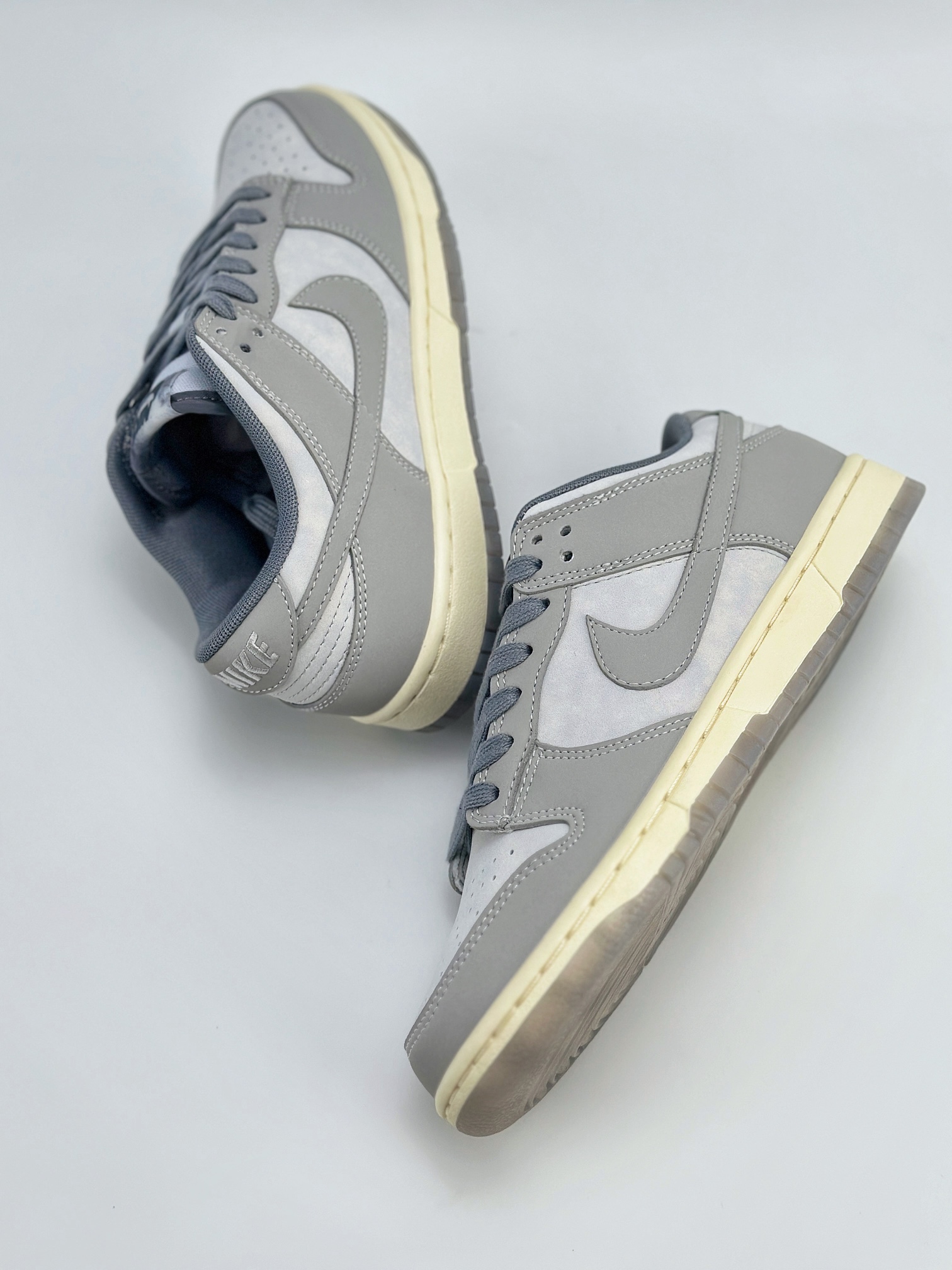 NIKE SB Dunk Low ”Cool Grey and Football Grey” 酷灰 FV1167-001