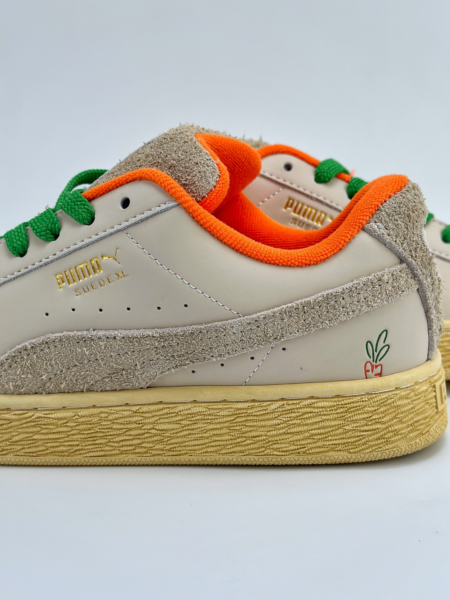 PUMA Suede XL x CARROTS 米绿色 百搭单品 厚鞋舌轻便防滑低帮板鞋 398081-01