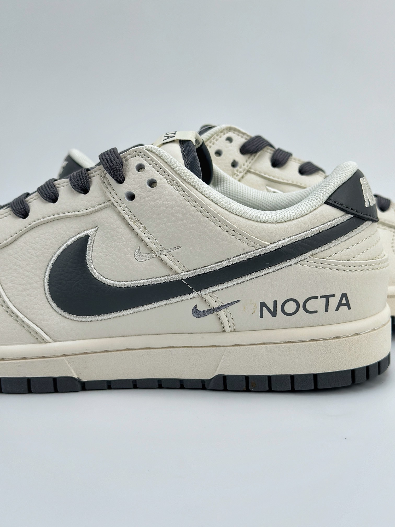 Nike SB Dunk Low x NOCTA 白灰双小钩 DQ1098-389