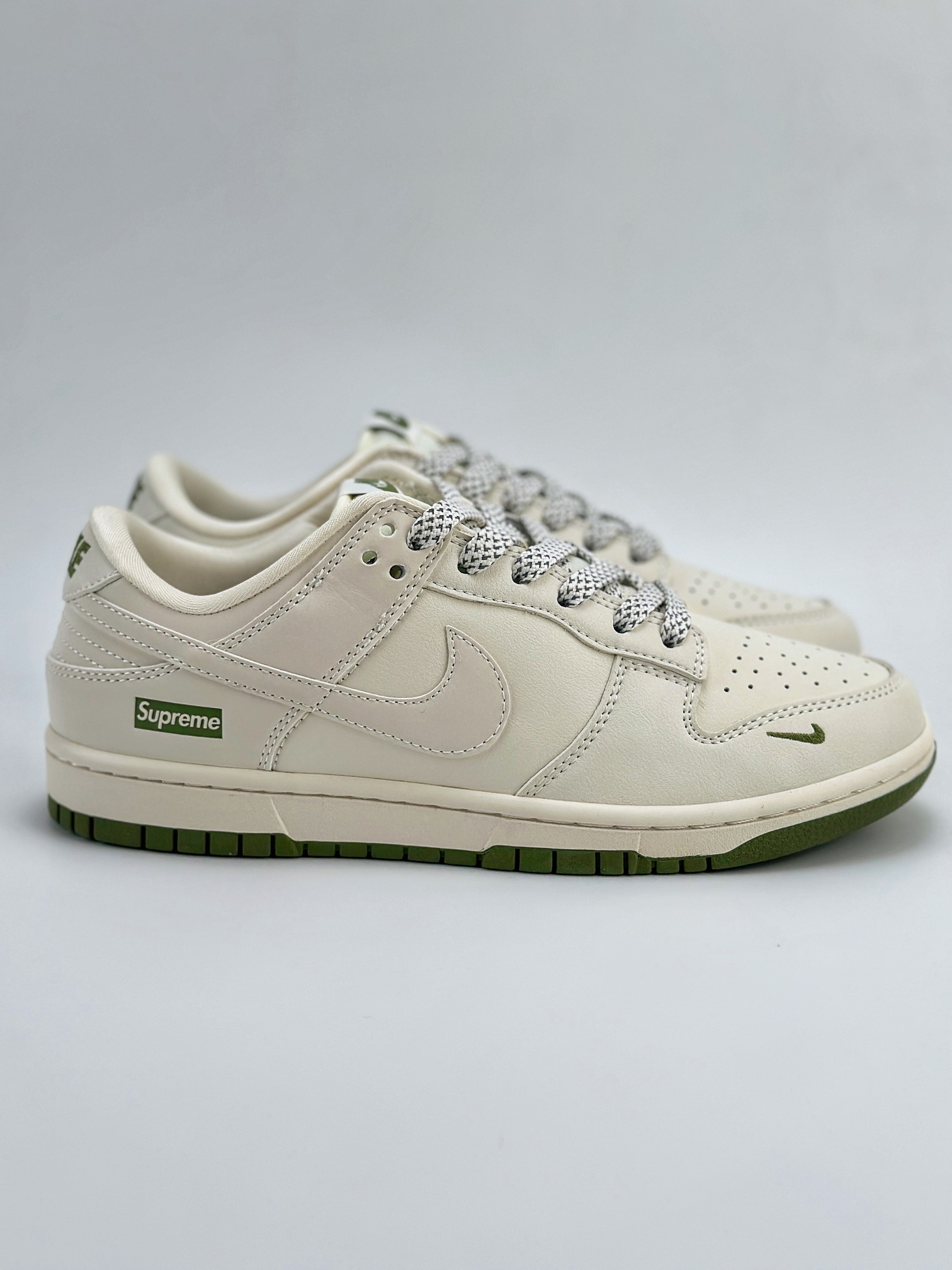 Nike SB Dunk Low x Supreme 米白绿小钩满天星 XX8888-002