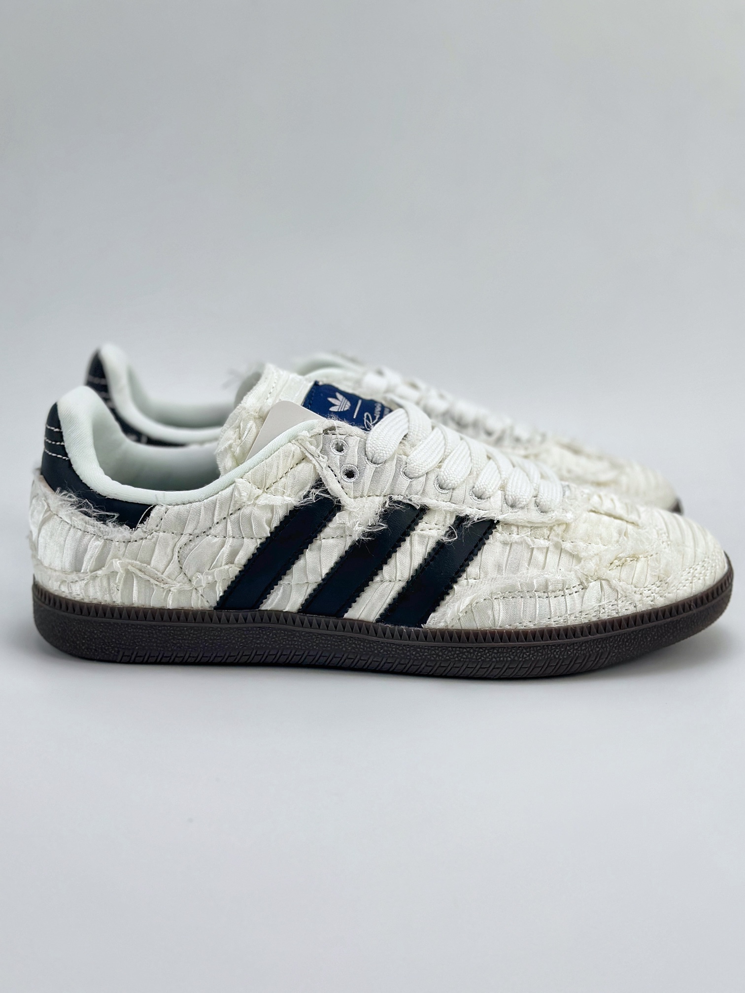 adidas originals Samba OG x Caroline SATIN SHOES 白黑 JQ4748