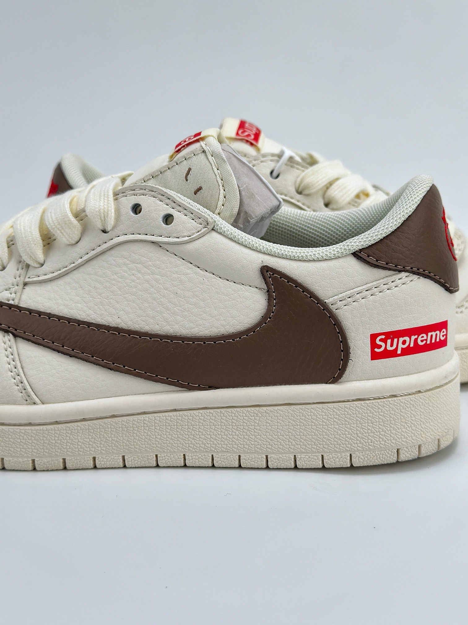 Travis Scott x Nike Air Jordan 1 Low x Supreme 三方联名 Air Jordan 1 Low 反转白棕红小钩倒钩 QY0268-969