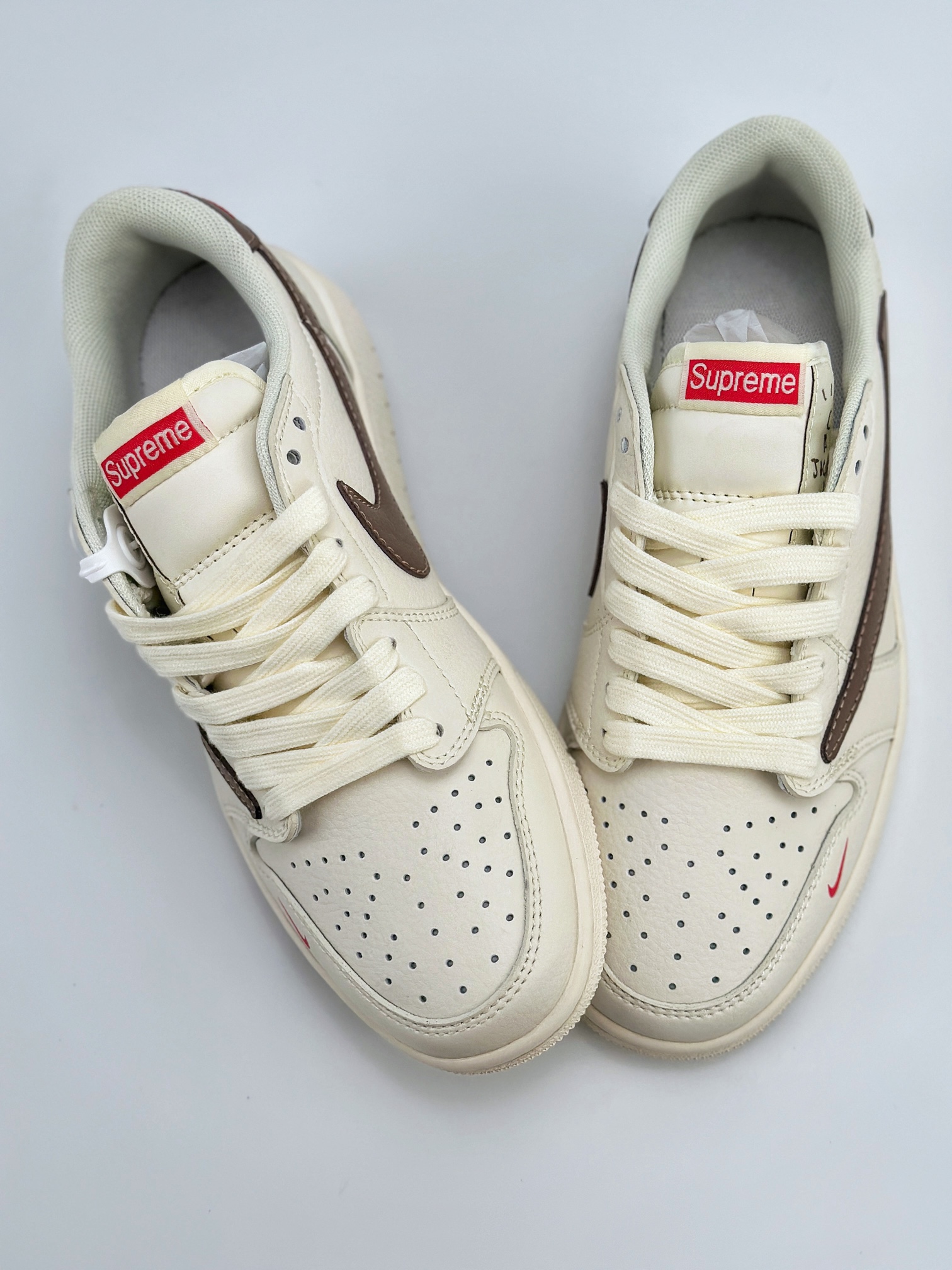 Travis Scott x Nike Air Jordan 1 Low x Supreme 三方联名 Air Jordan 1 Low 反转白棕红小钩倒钩 QY0268-969