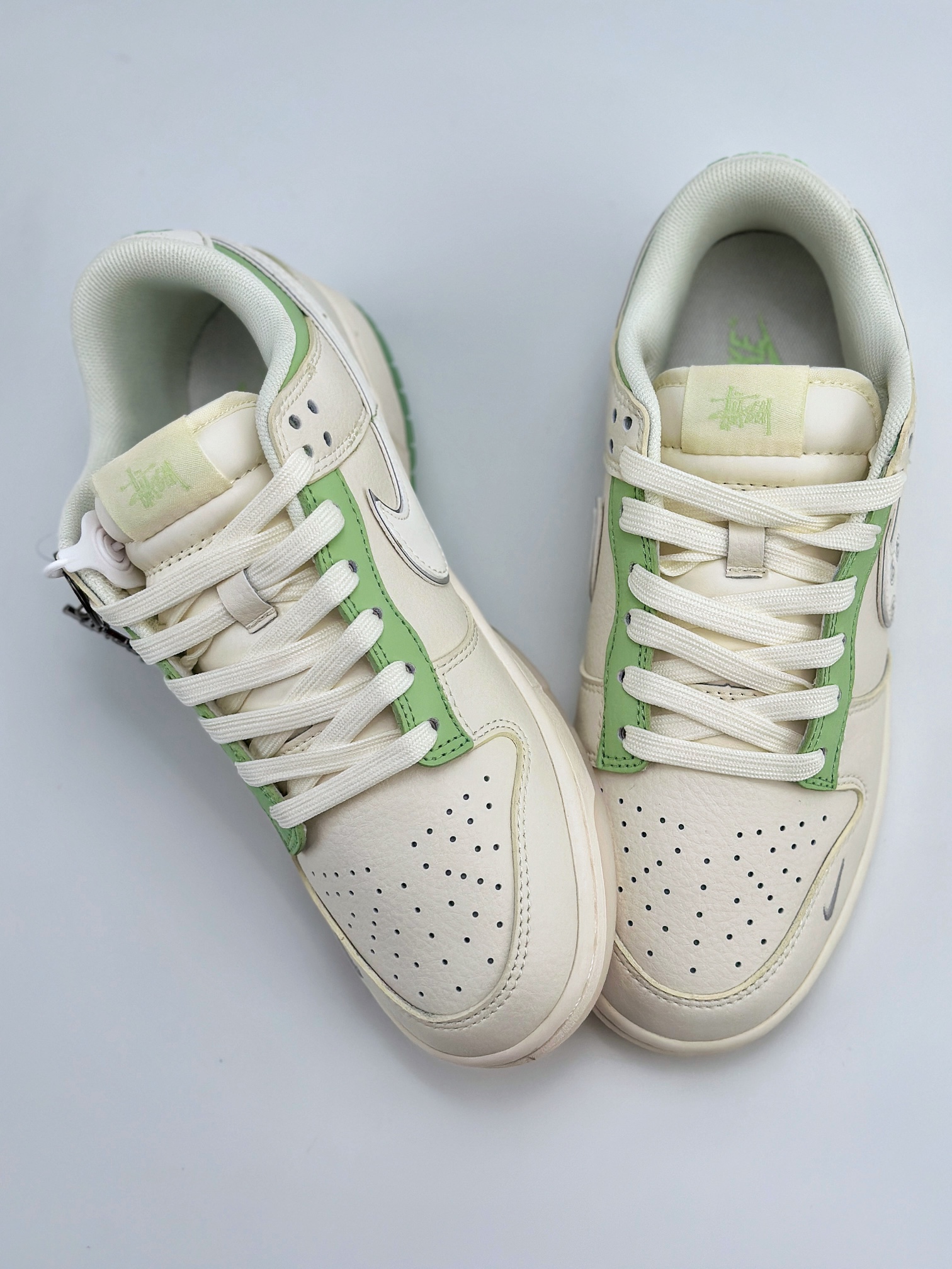 Nike SB Dunk Low x Stussy 白绿灰小钩 XY1688-006