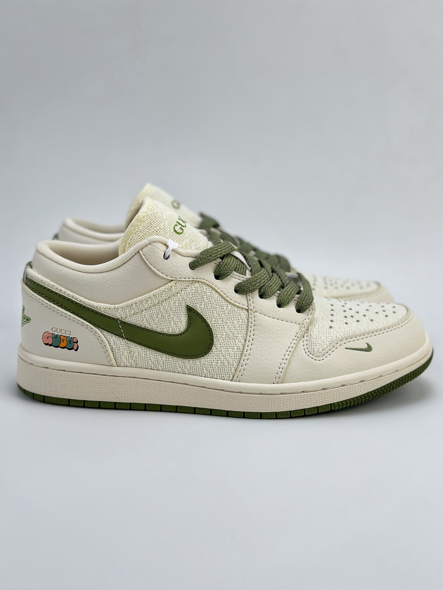 Air Jordan 1 Retro Low x GUCCI 米白帆布绿满天星 DM5688-103