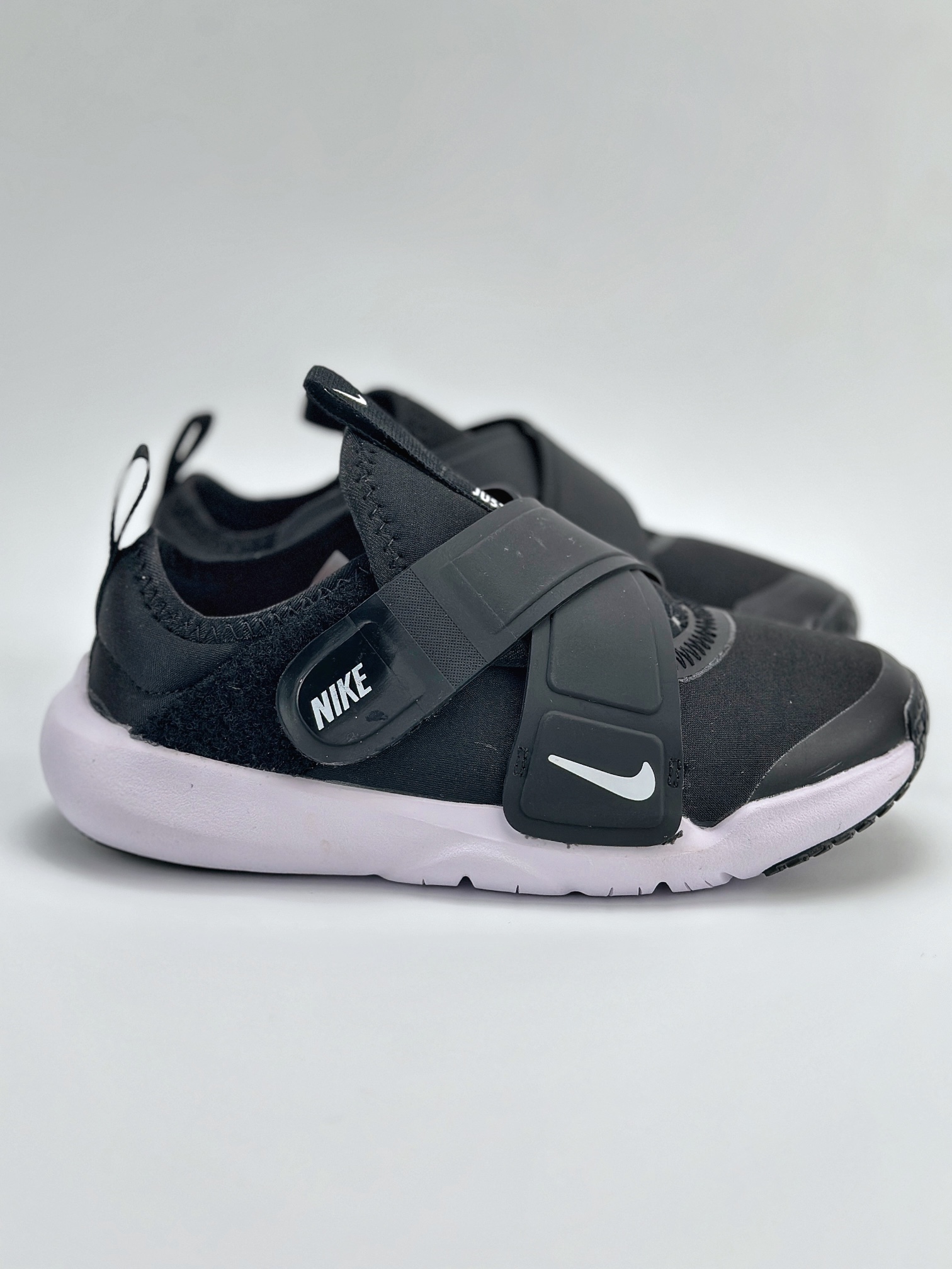 Nike Flex Advance 黑白 令小宝贝们舒适畅玩 CZ0186-002