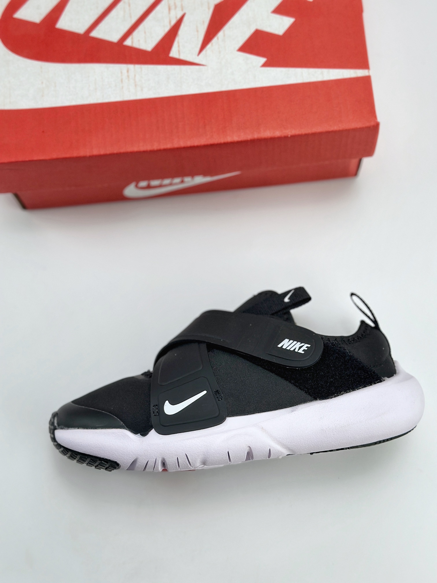 Nike Flex Advance 黑白 令小宝贝们舒适畅玩 CZ0186-002