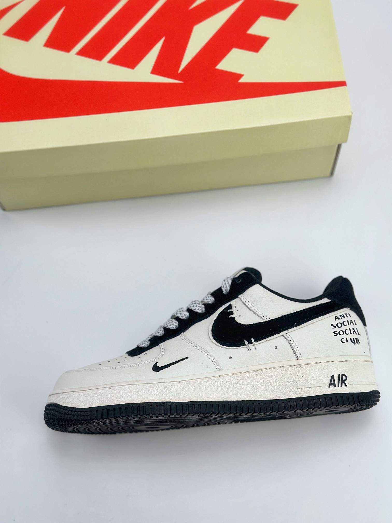 Nike Air Force 1 Low 07 白黑翻毛钩满天星 987622