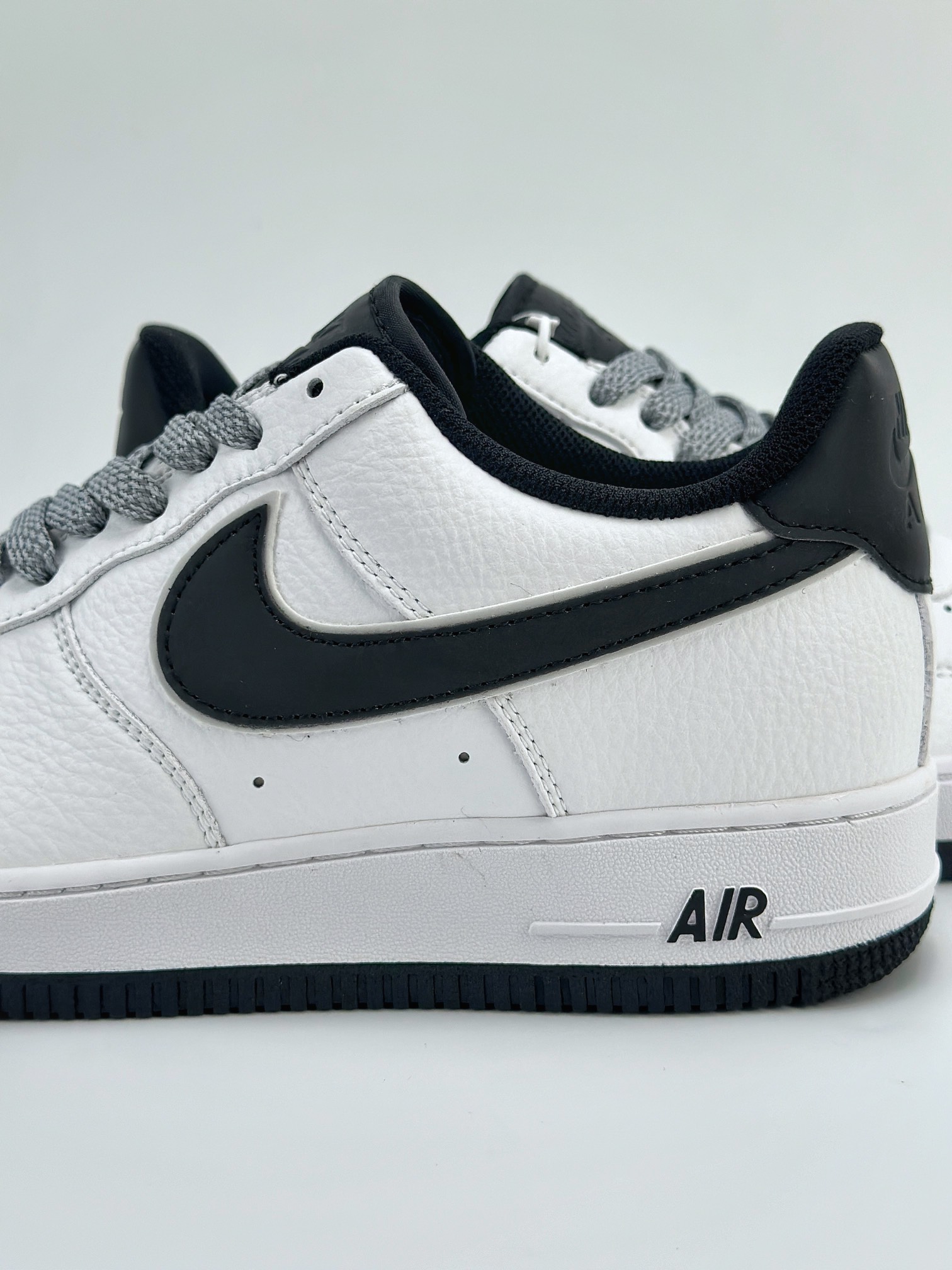 Nike Air Force 1 Low 07 白黑满天星 LS0216-026