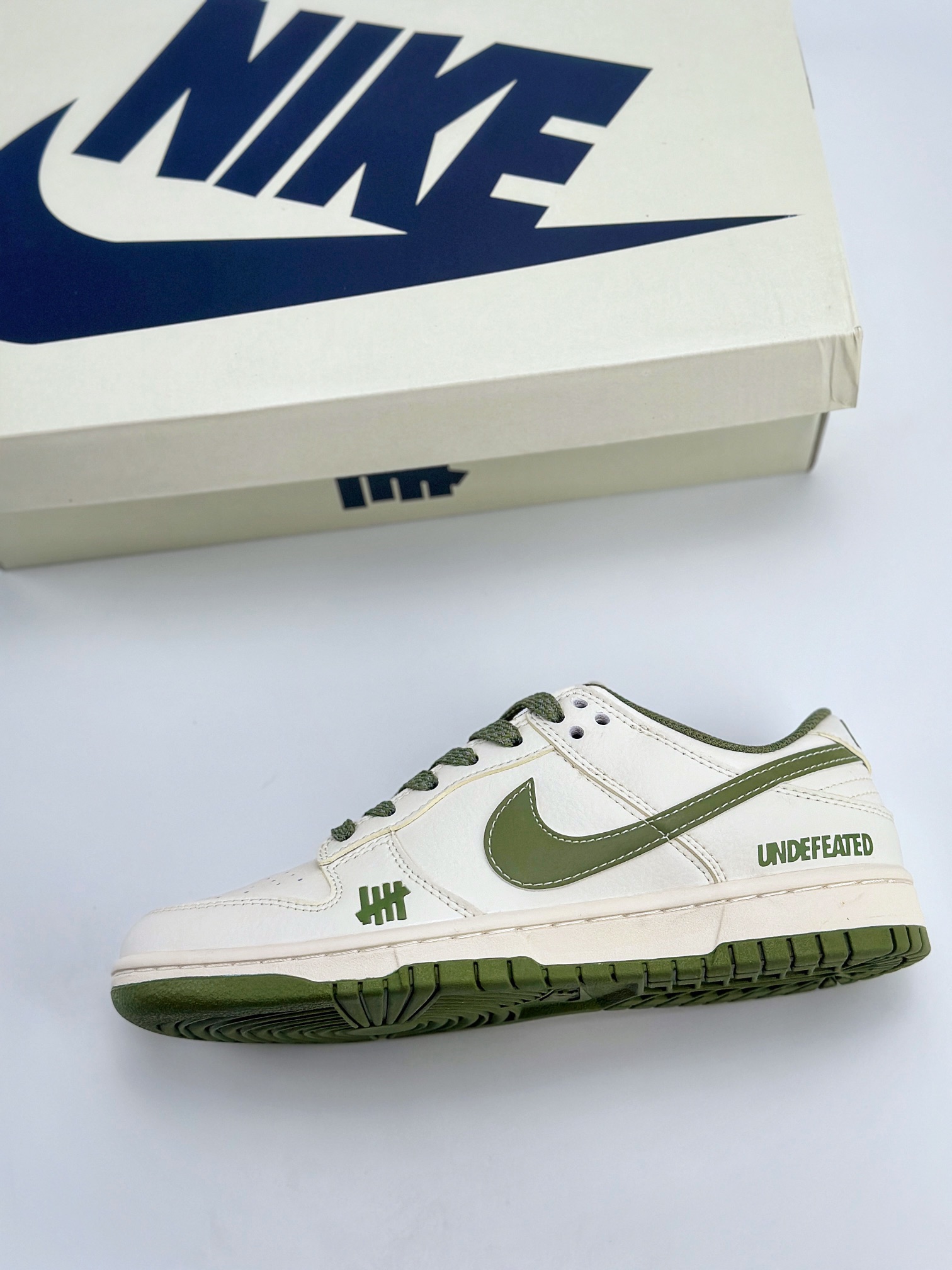 Nike SB Dunk Low x UNDEFEATED 米白绿 BB2699-211