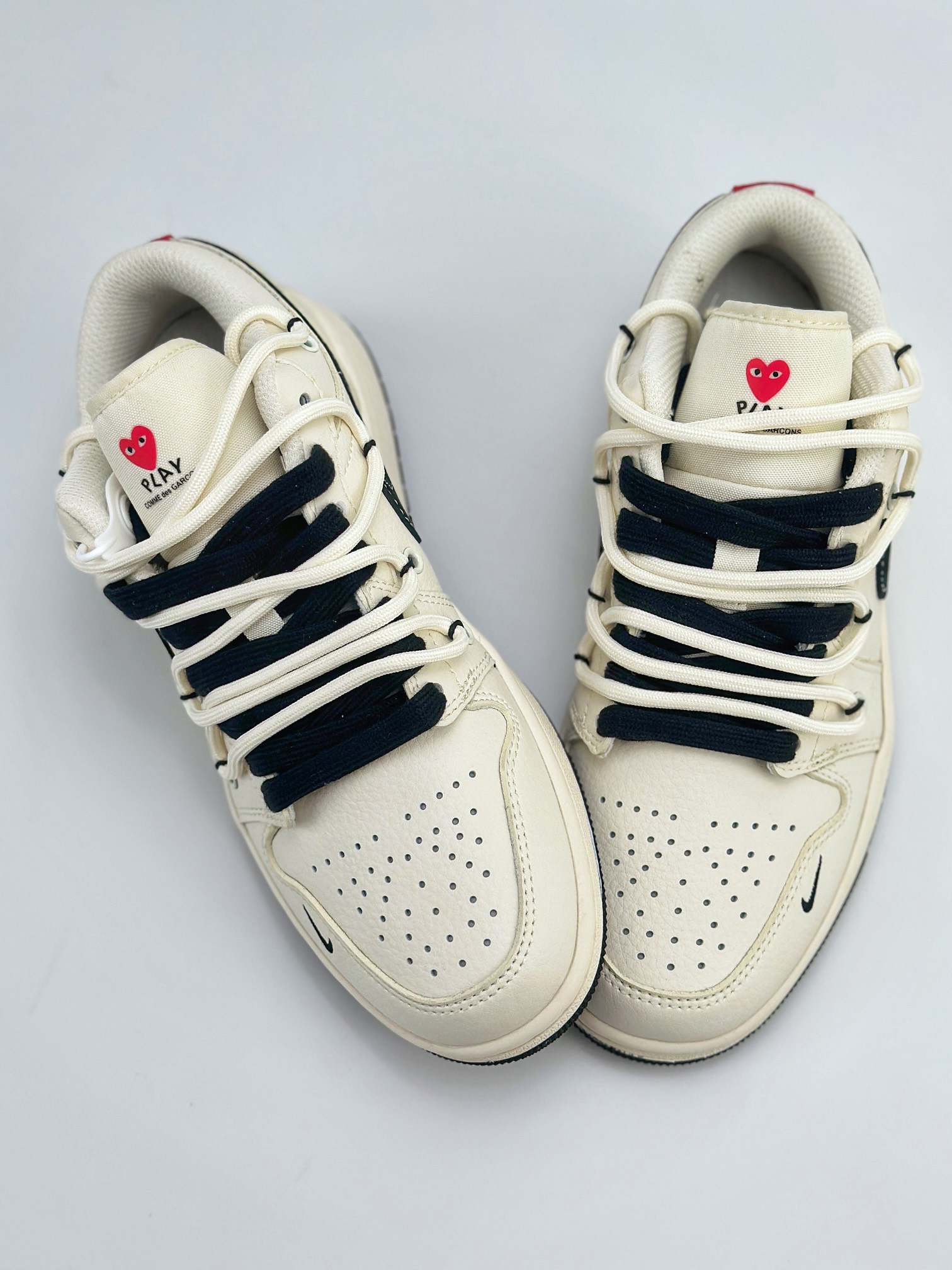 Air Jordan 1 Retro Low x Comme des Garcons 川久米白黑绑带 SJ9950-014