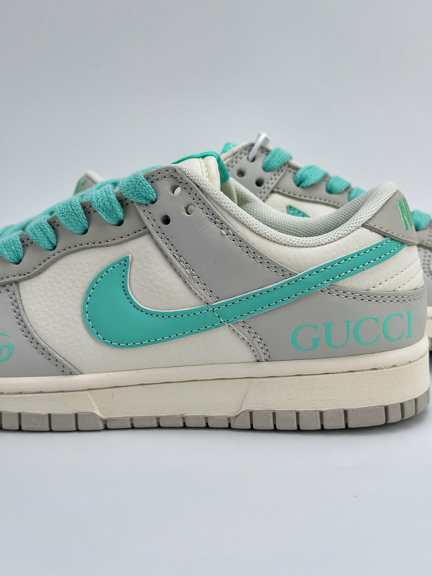 Nike SB Dunk Low x GUCCI 白灰蒂芙尼绿 XX9797-008