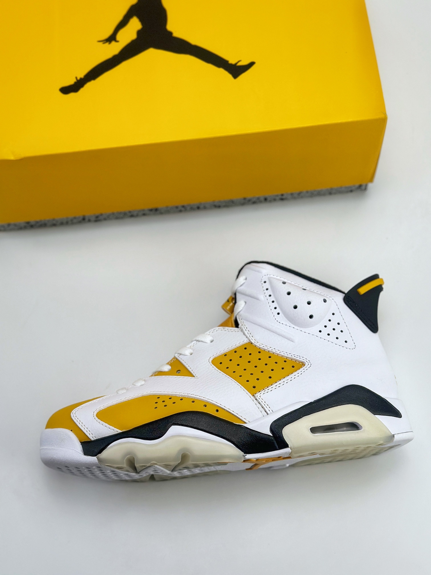 Air Jordan 6 Retro ”Yellow Ochre” 白黄 潮流复古篮球鞋 CT8529-170