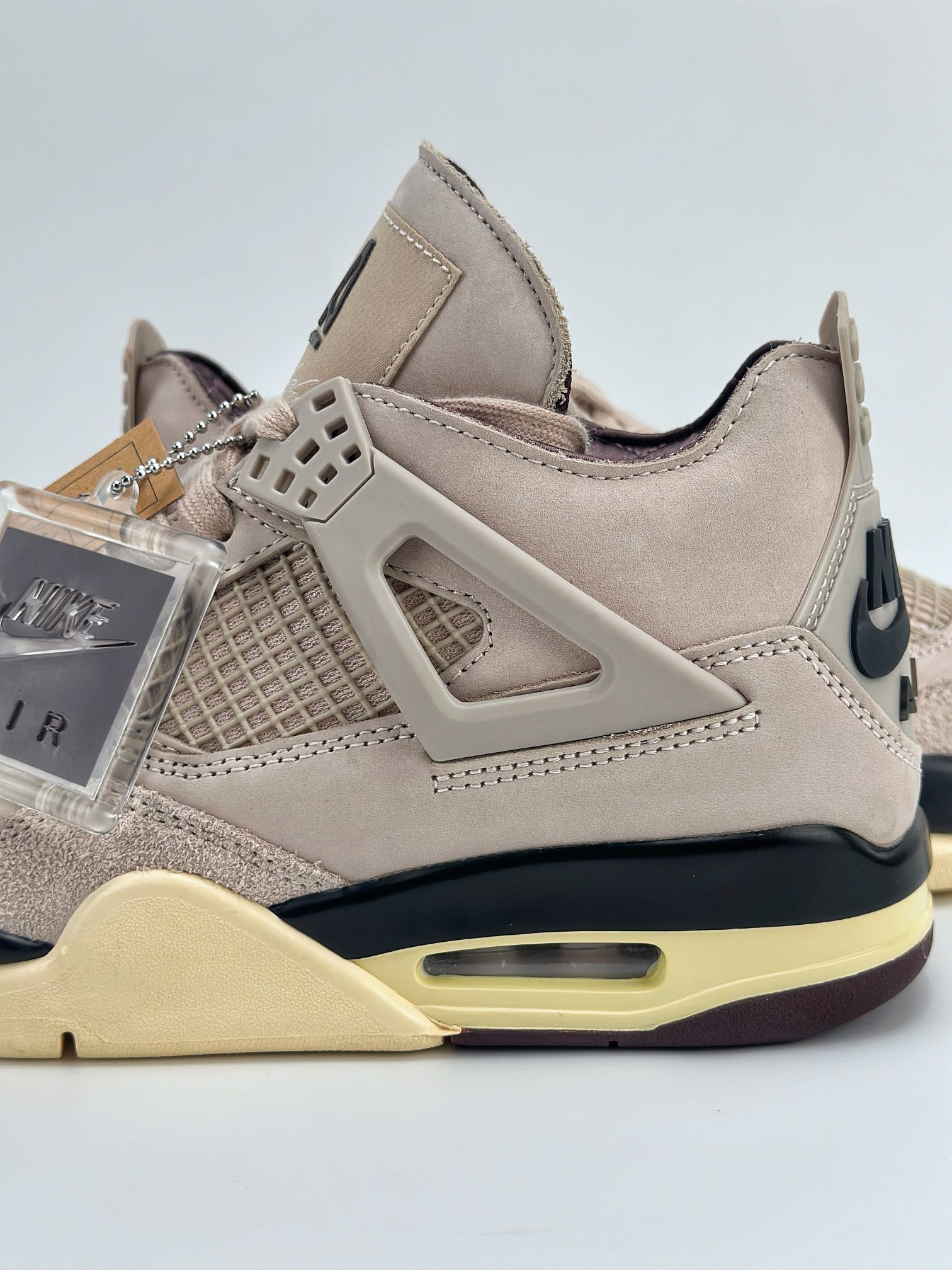 Air Jordan 4 Retro x Ma Maniere ”Fossil Stone” 淡粉 潮流复古篮球鞋 FZ4810-200