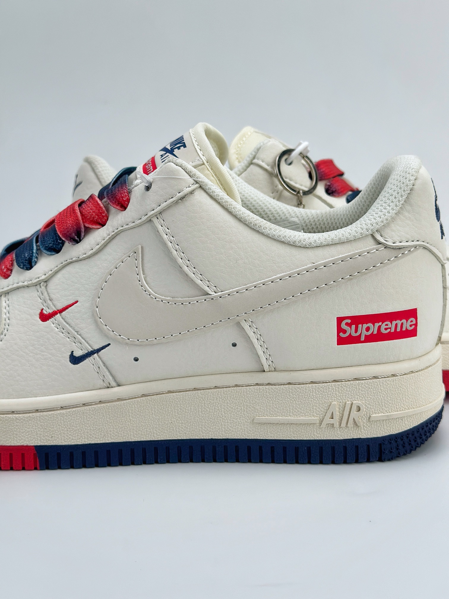 Nike Air Force 1 Low 07 x Supreme 白蓝红双小钩 XZ6188-008