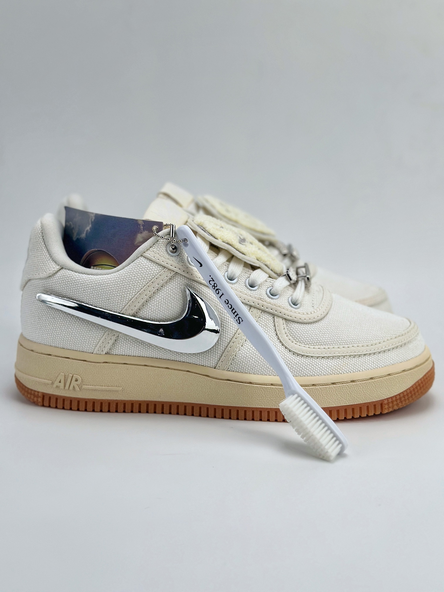 Nike Air Force 1 Low 07 x Travis Scott 换钩 米白银 AQ4211-101