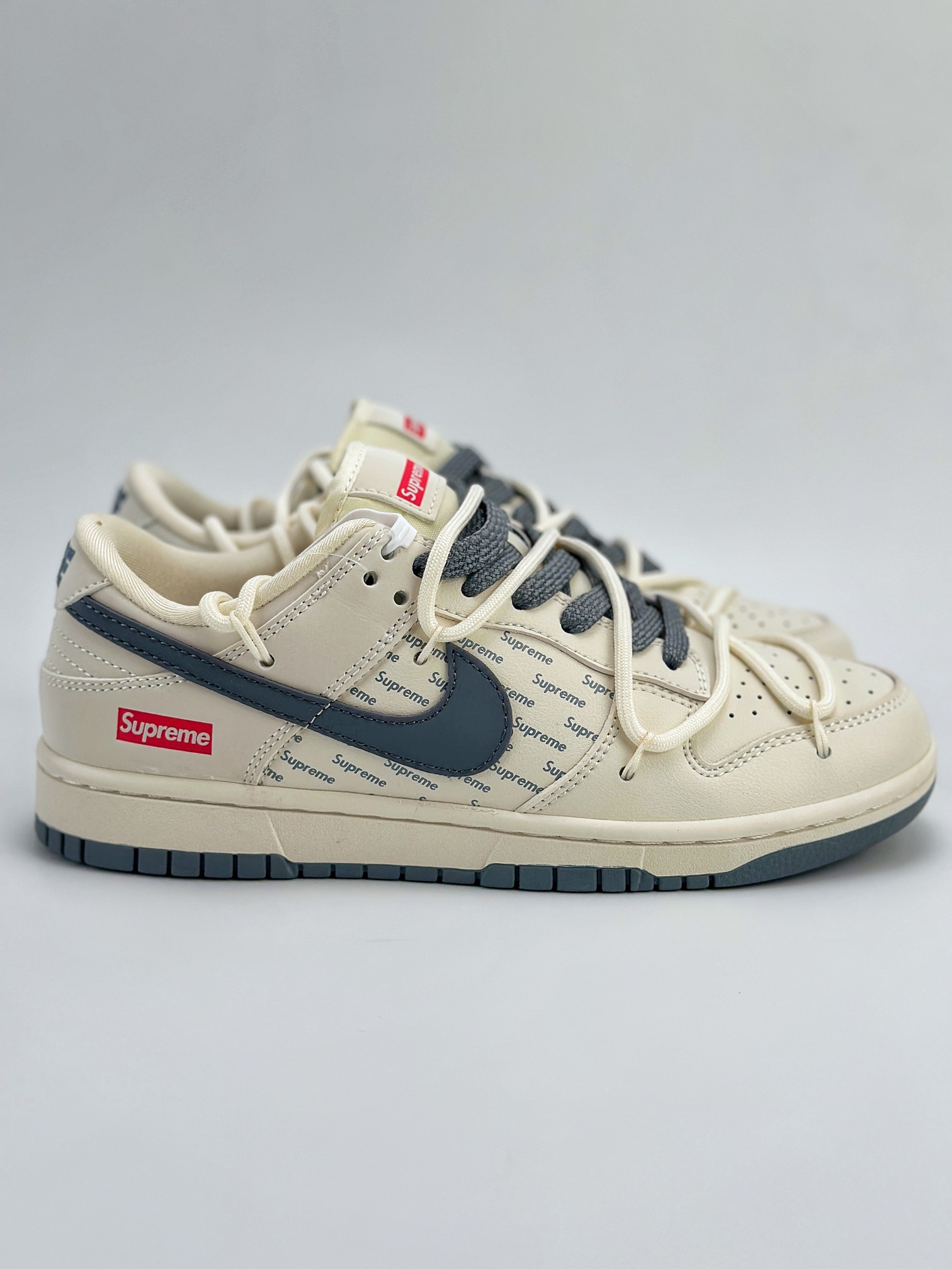 Nike SB Dunk Low x Supreme 白灰绑带满天星 JJ5688-109