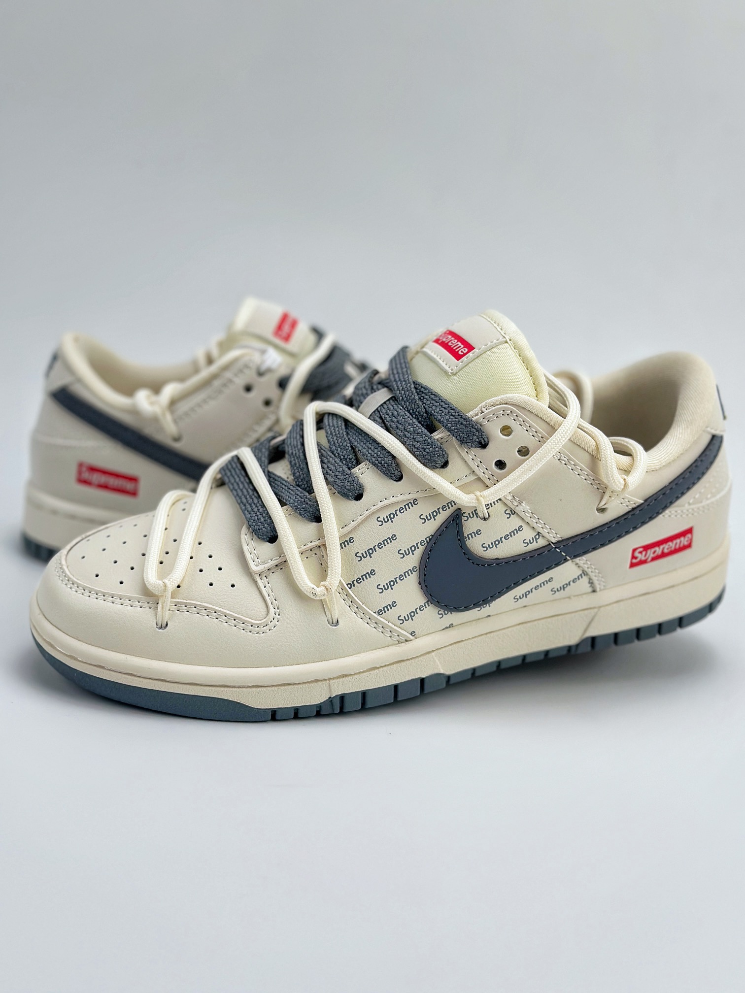 Nike SB Dunk Low x Supreme 白灰绑带满天星 JJ5688-109