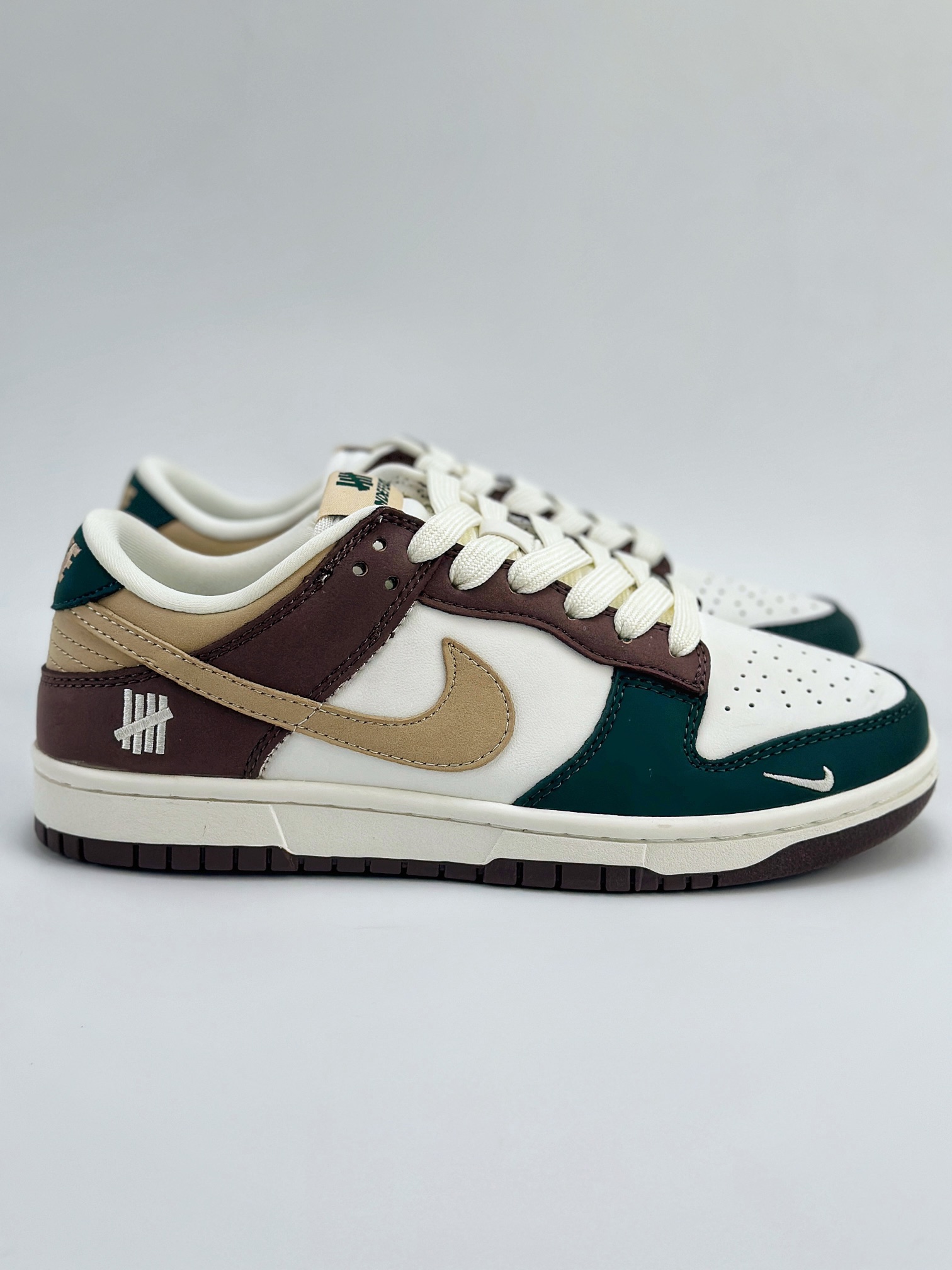 Nike SB Dunk Low x UNDEFEATED 白棕绿 JH8040-943