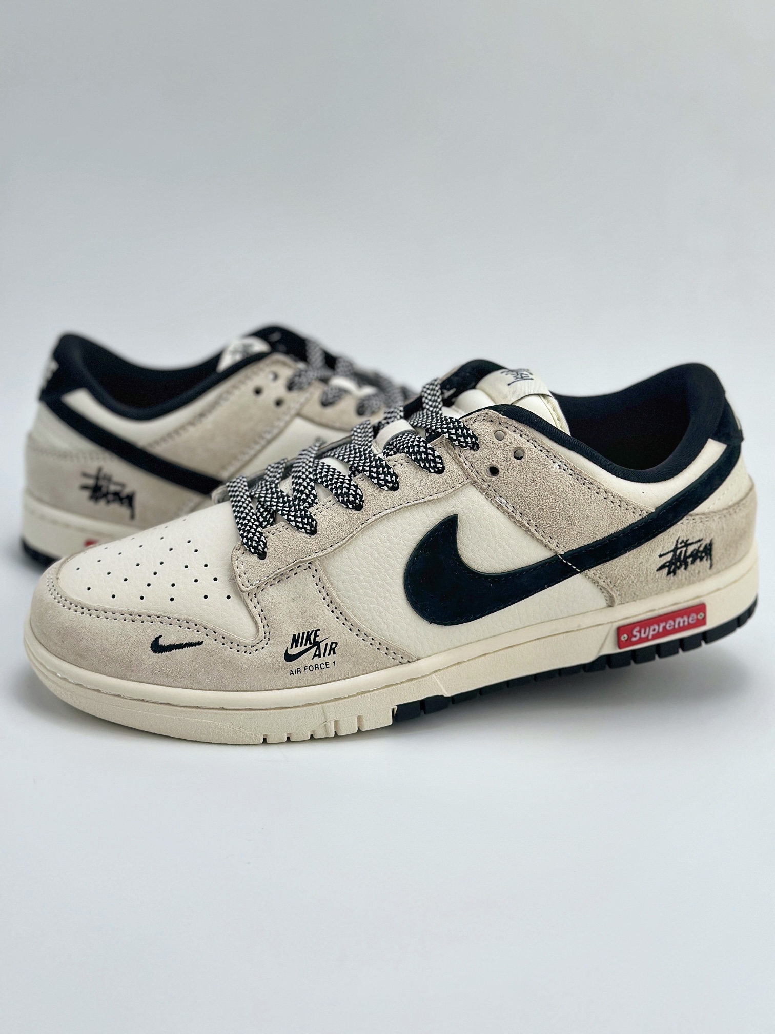 Nike SB Dunk Low x Stussy 白黑翻毛小钩满天星 SJ2068-270