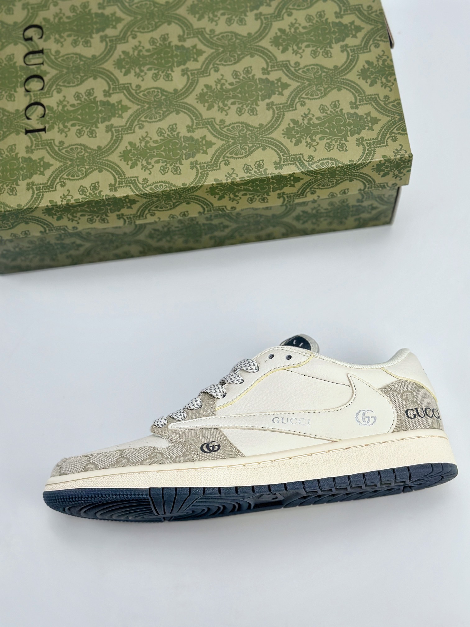 Travis Scott x Nike Air Jordan 1 Low x GUCCI 三方联名 XZ1658-002