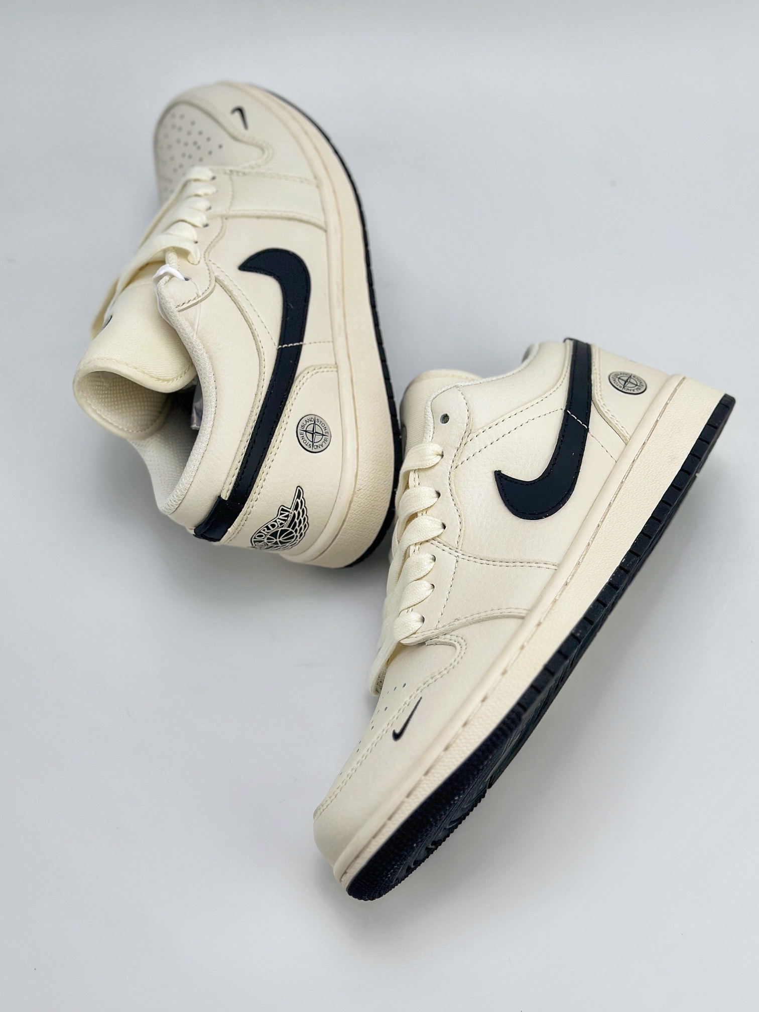 Air Jordan 1 Retro Low x Stone Island 白黑小钩 LJ6688-003