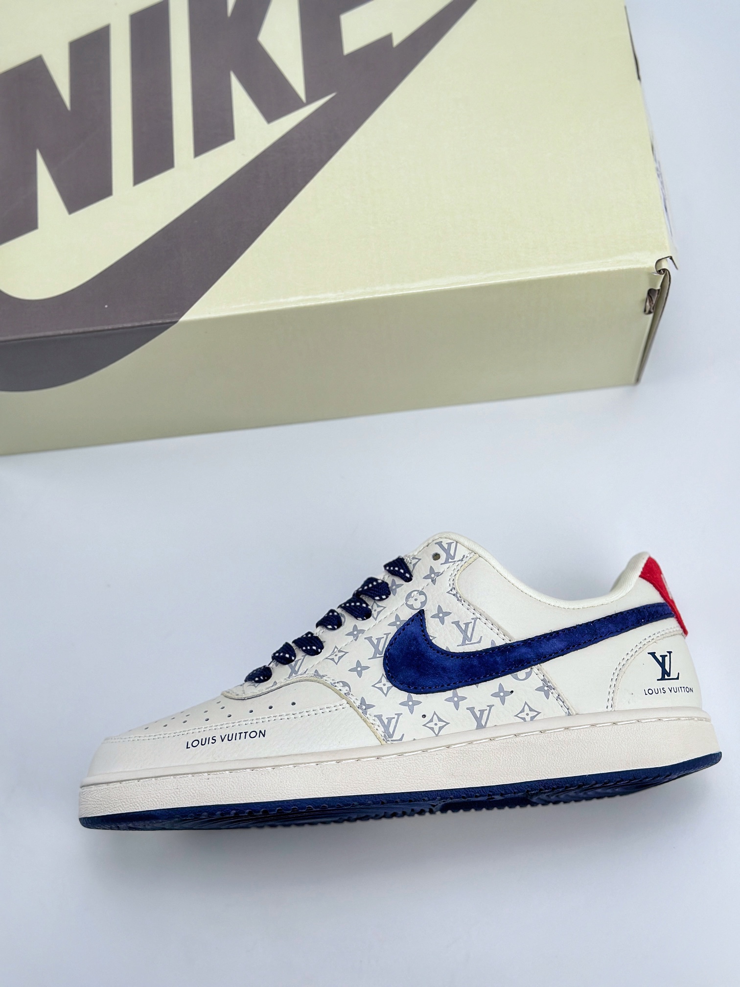 Nike Court Vision Low x Louis Vuitton 白蓝红 休闲运动板鞋 FD5188-222