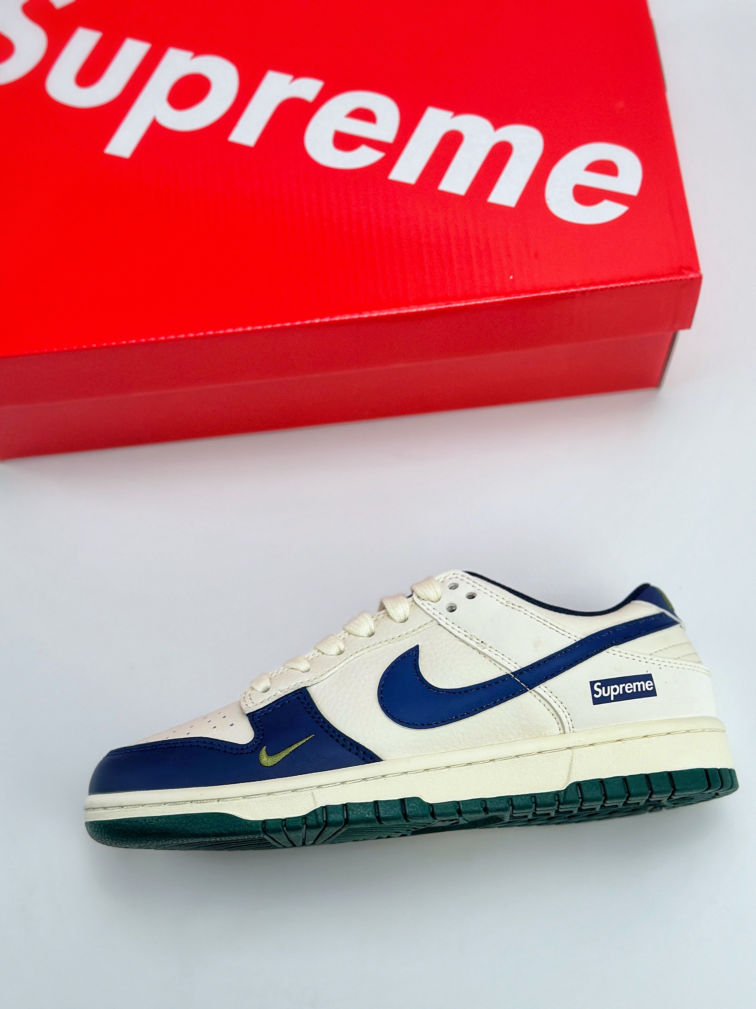 Nike SB Dunk Low x Supreme 米蓝绿小钩 XX9595-006