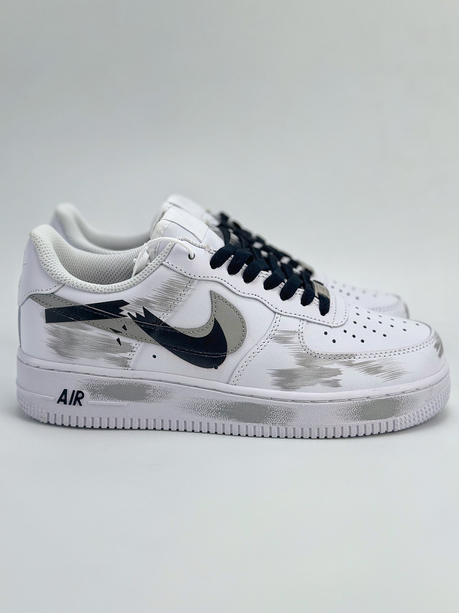 Nike Air Force 1 Low 07 断裂双钩 白黑灰