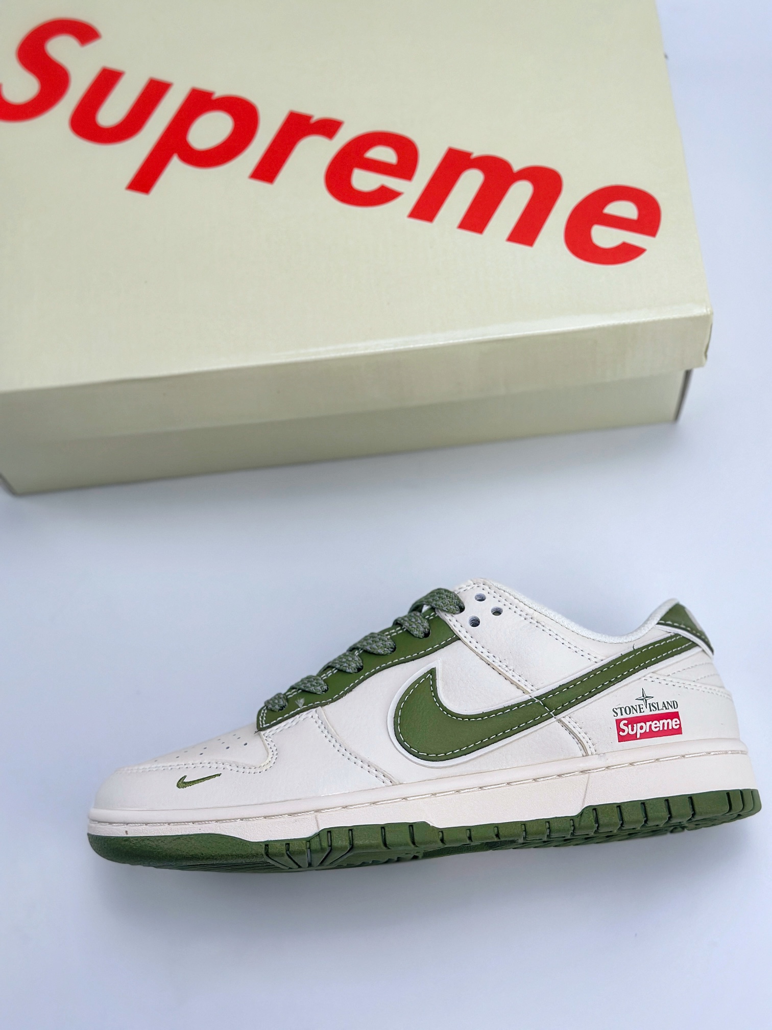 Nike SB Dunk Low x Supreme x Stone Island 白绿满天星 BB9966-004