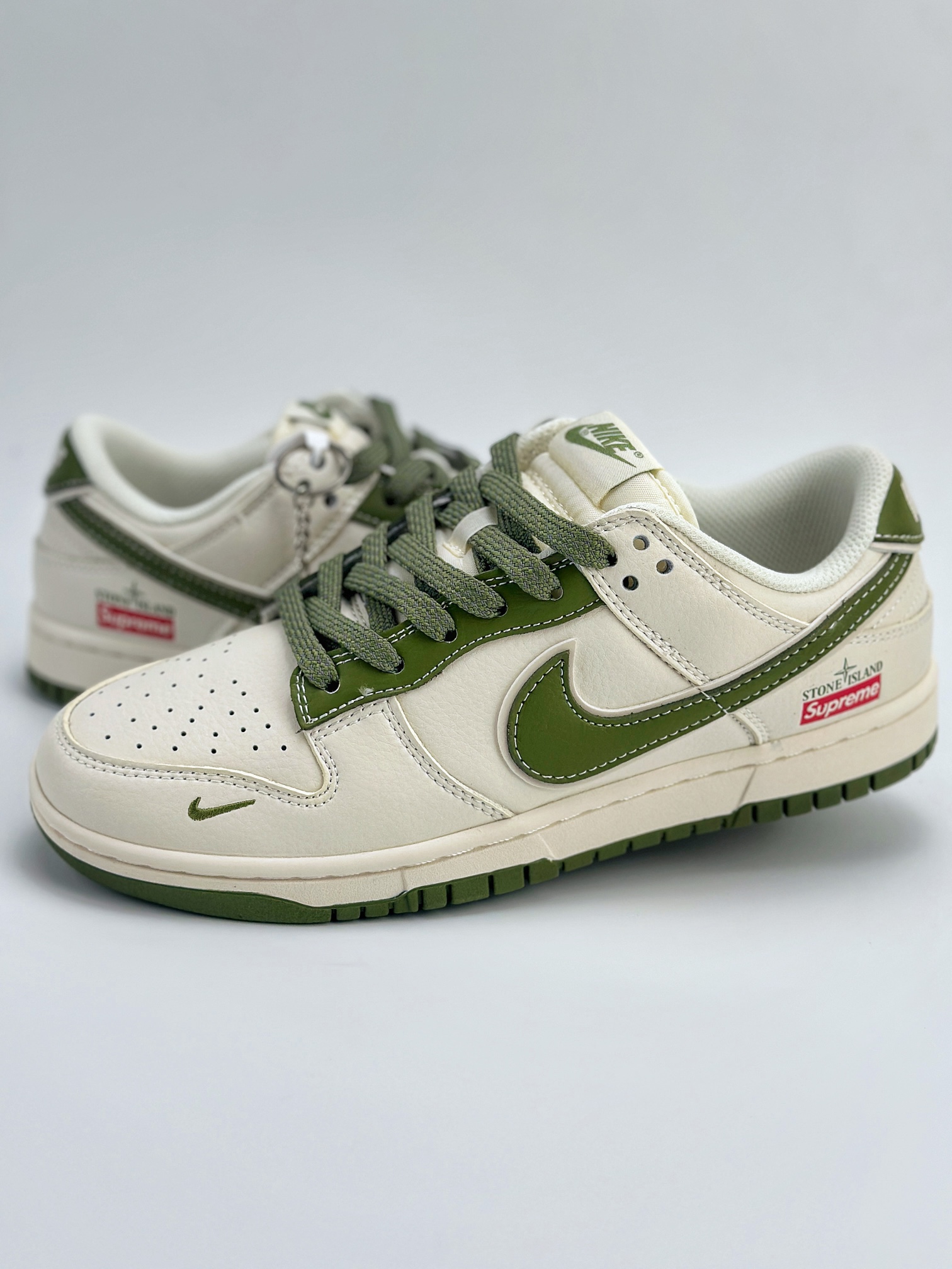 Nike SB Dunk Low x Supreme x Stone Island 白绿满天星 BB9966-004