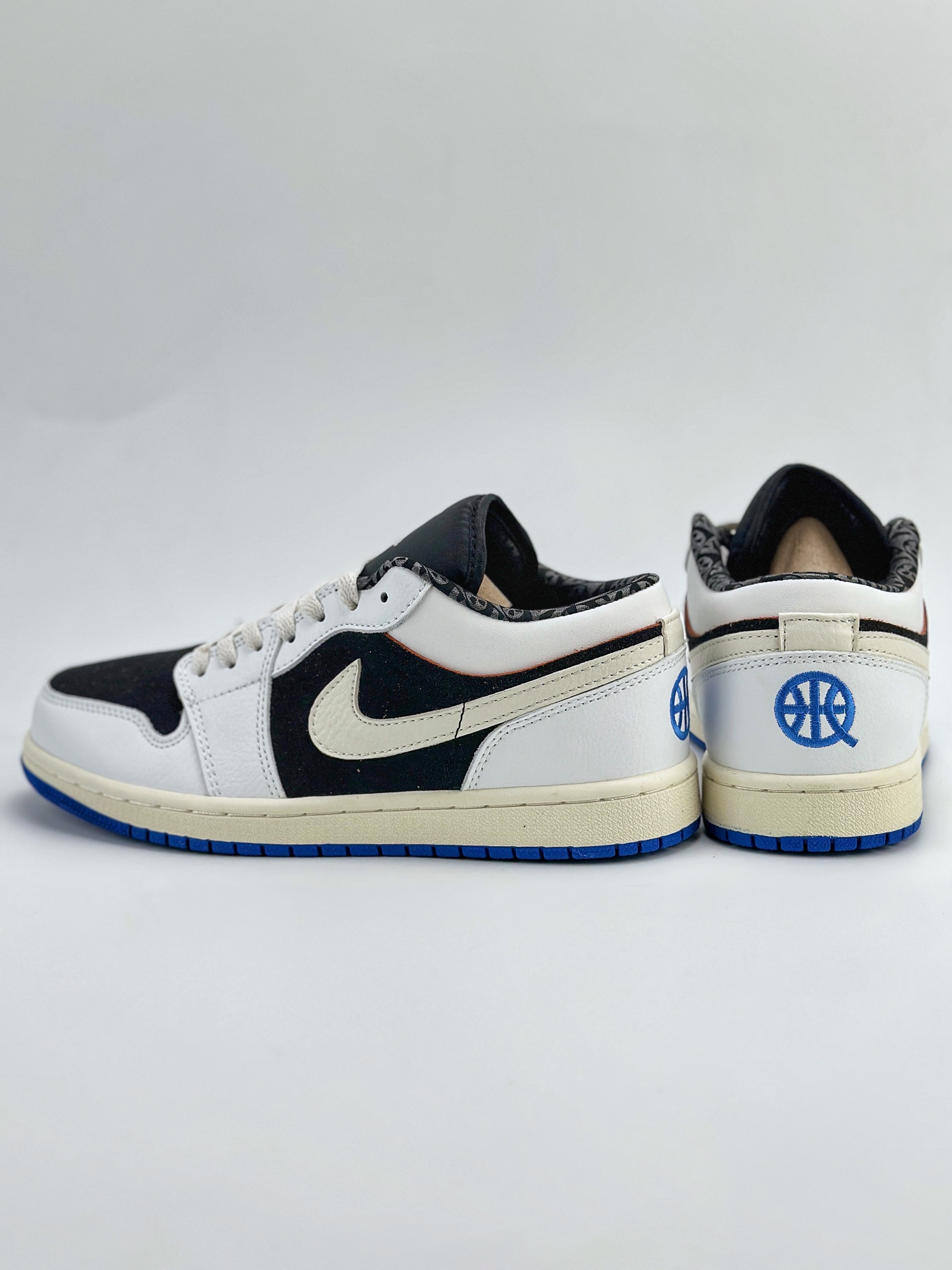 Air Jordan 1 Retro Low ”Quai 54” 黑白蓝 HQ0764-001