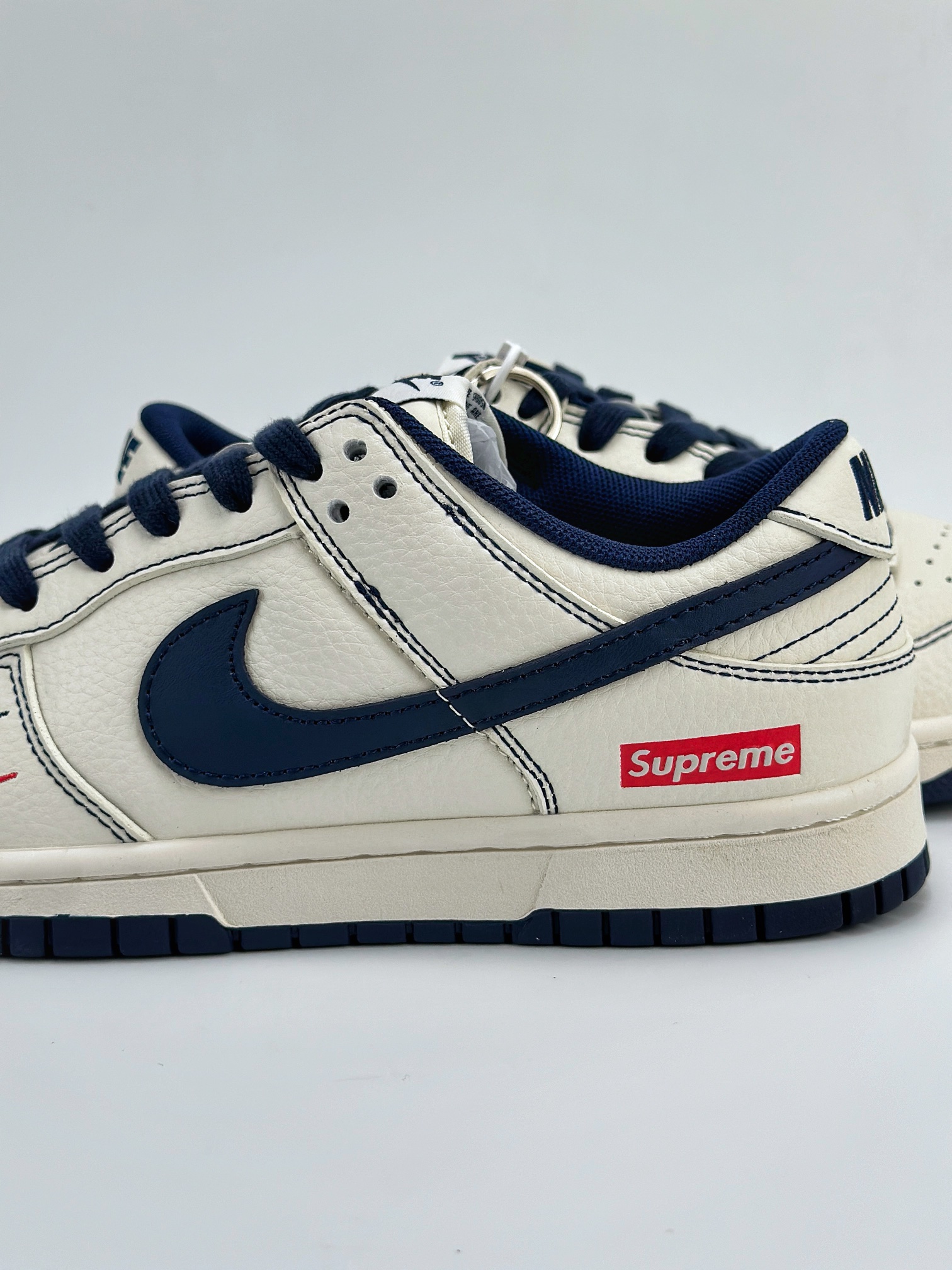 Nike SB Dunk Low x Supreme 白深蓝双小钩 XX2025-315