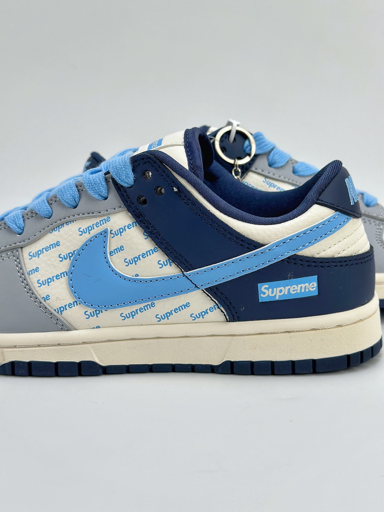 Nike SB Dunk Low x Supreme 米白蓝小钩 CF3688-009